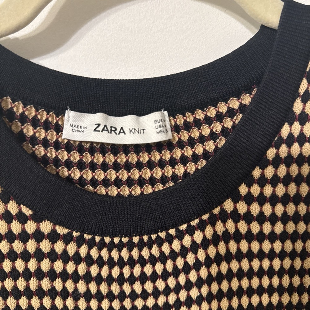 Zara Black and Gold Knit Sweater